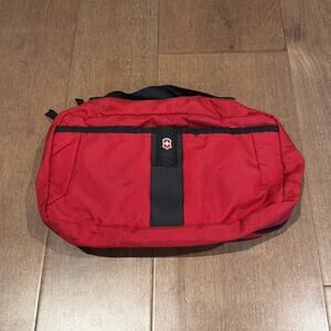 Victorinox Swiss Army Travel Organizer Toiletry Accessory Red/Black